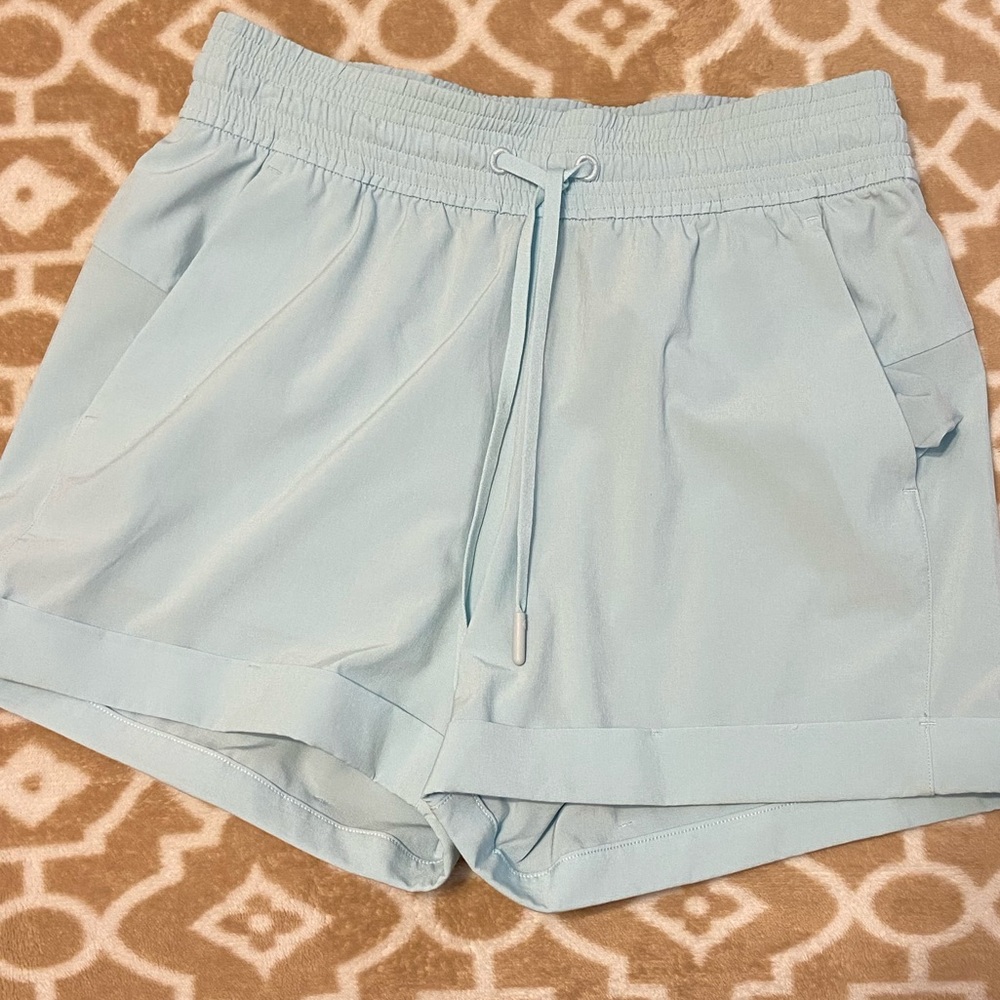 Lululemon spring break away shorts